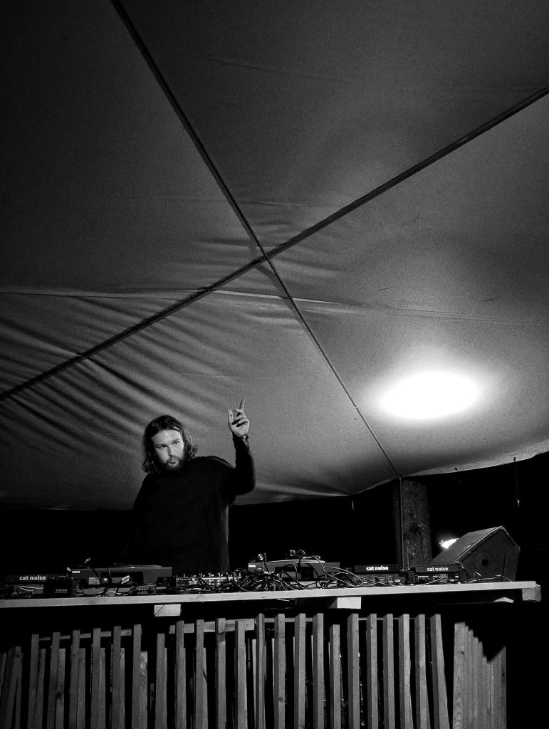 Photo with the DJ at the desk